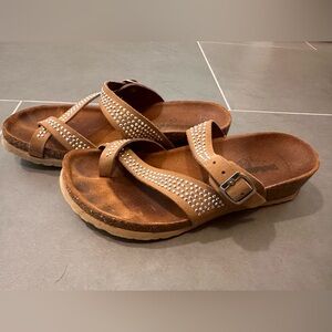 Super cute Birkenstock style shoes by Big Nature (European company)
